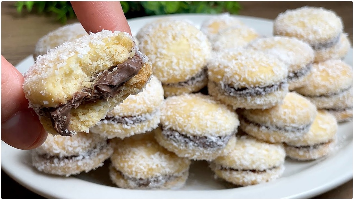 Pastane Usulü Hindistan Cevizli Islak Kurabiye