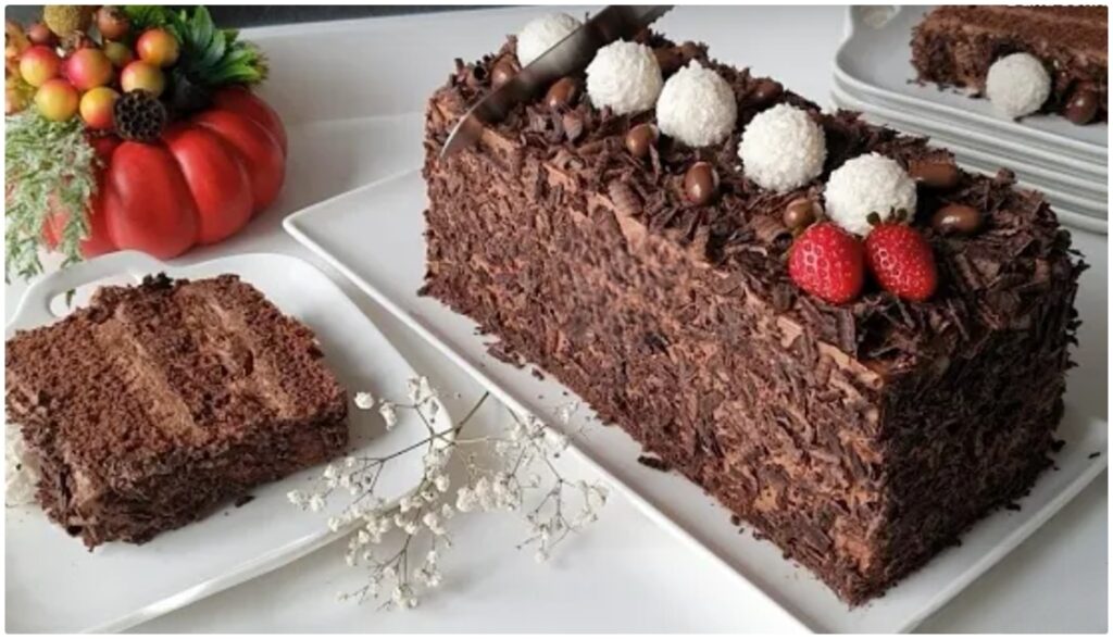 Tepside Pişirdiğim Keki 3 Parçaya Böldüm Ve Ortaya Bu Şahane Pasta Çıktı