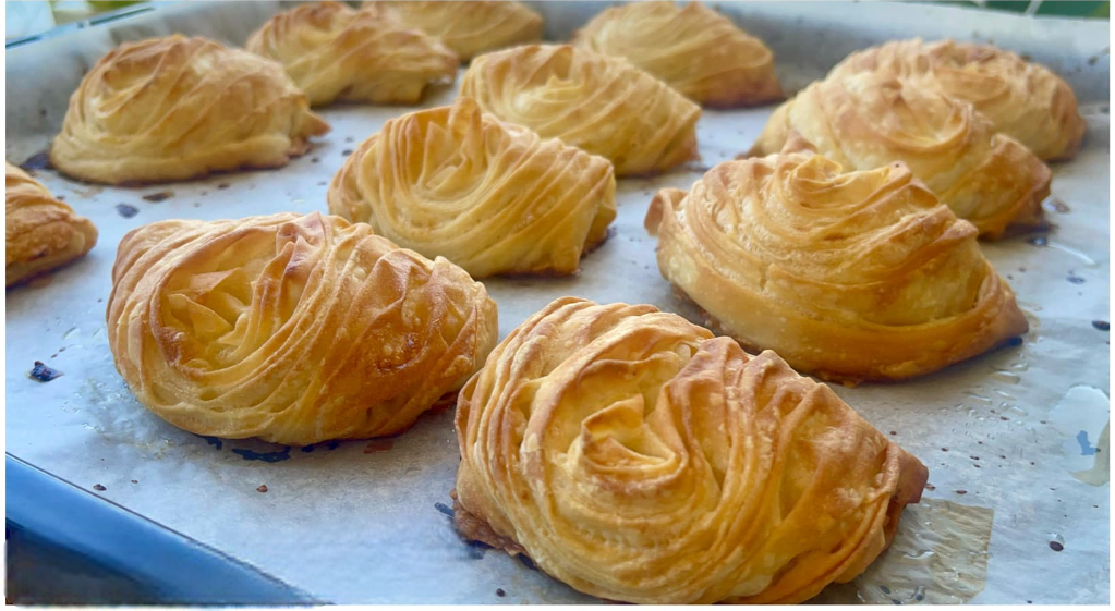 Şekli Şahane Çıtır Çıtır Midye Börek Tarifi