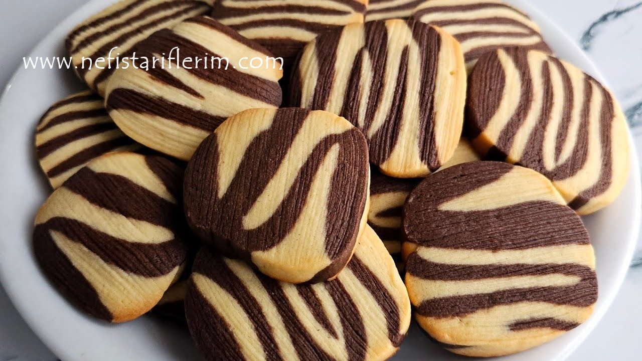 Aynı Hamurdan 2 Renkli Kurabiye Tarifi