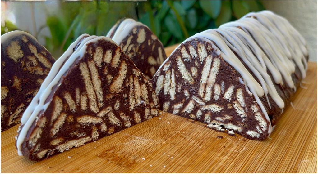 Evdeki Malzemelerle 10 Dakikada Hazır Piramit Pasta