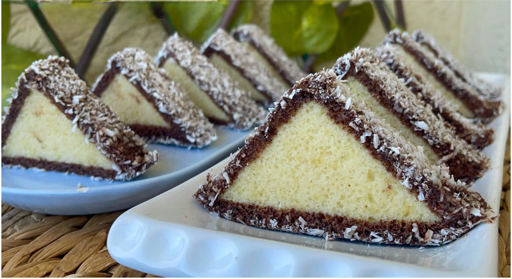 Evdeki Malzemelerle Çok Pratik Lokum Gibi Üçgen Kek Tarifi