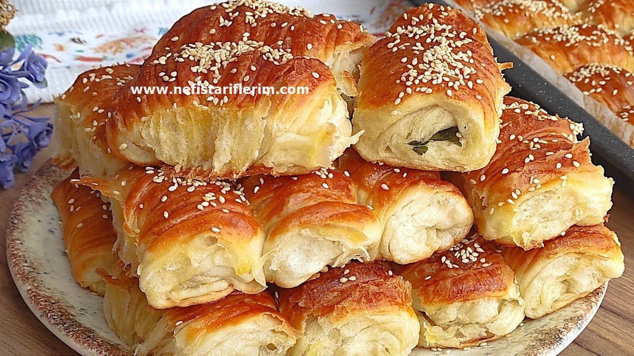 El Açması Kat Kat Yumuşacık Açma Poğaça