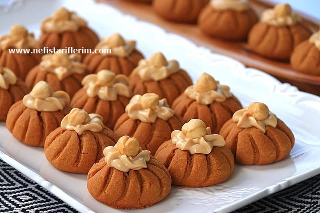 Ağızda Dağılan Helva Tadında Kurabiye