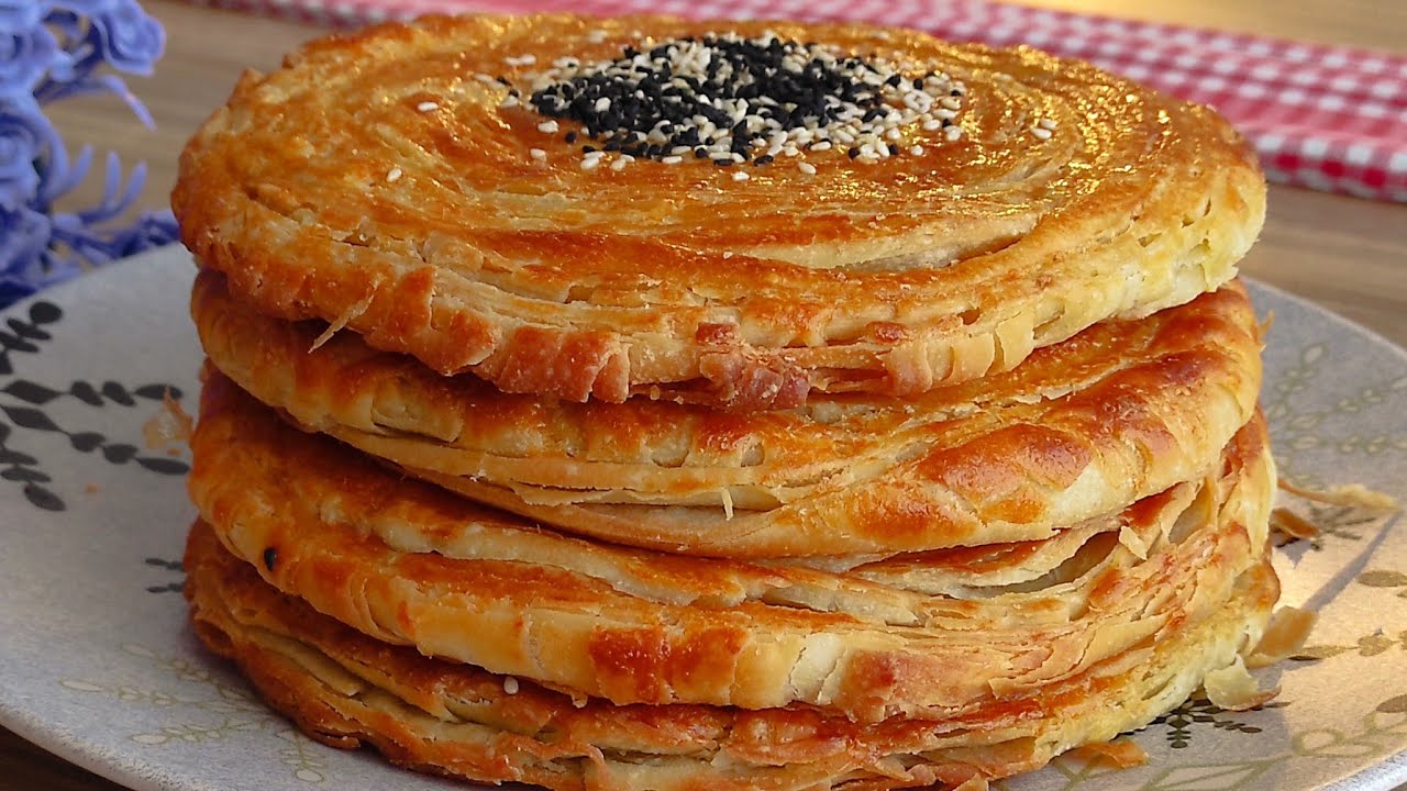 Sadece 3 Malzemeyle Bu Kadar Kolay Kat Kat Çörek Tarifi