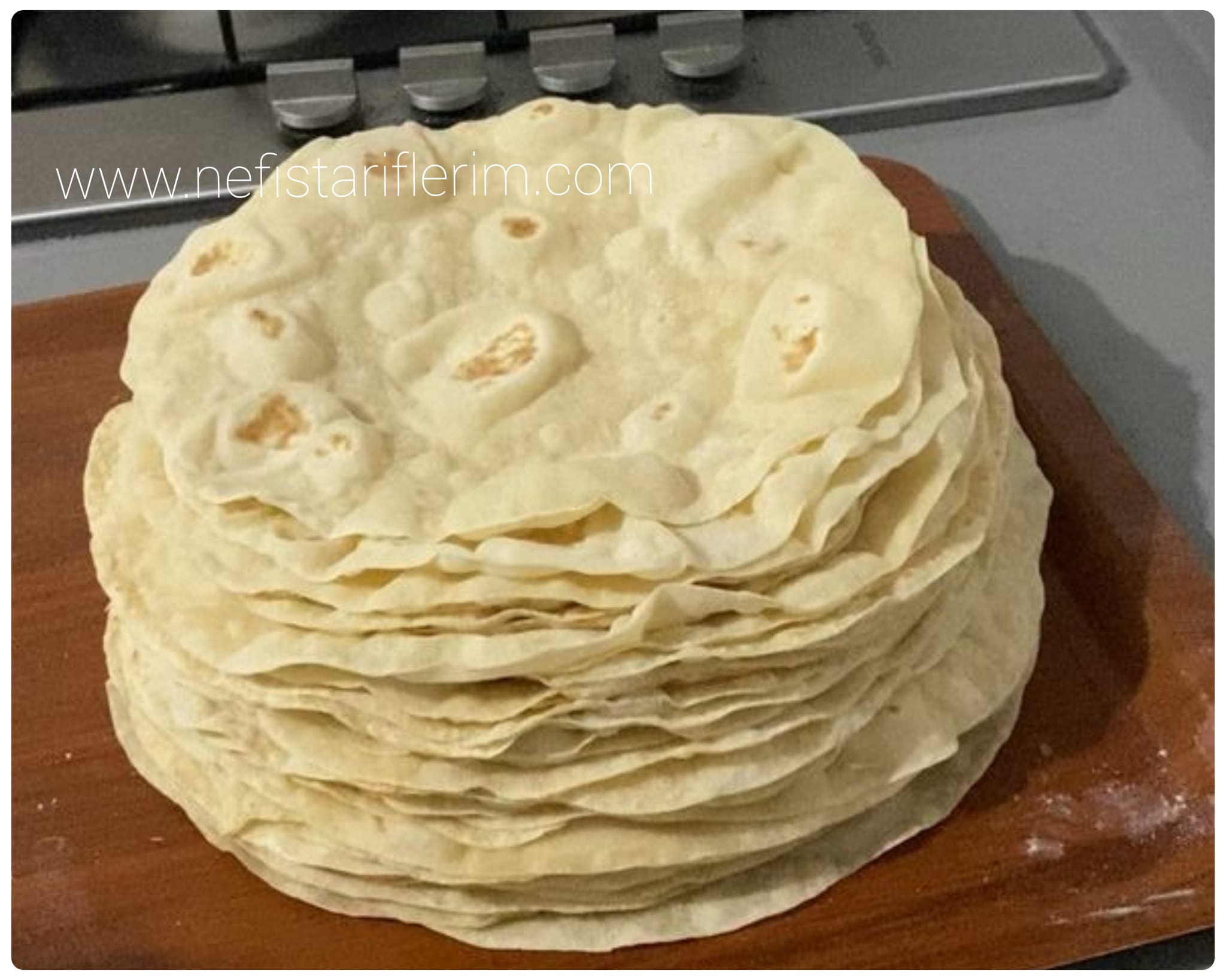 Mayalı Hamurdan Yumuşacık Lavaş Tarifi