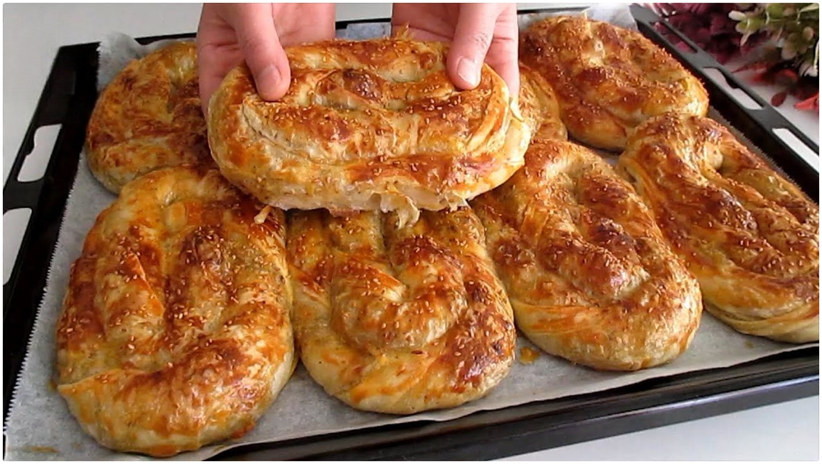 O Kadar Lezzetli Oldu Ki  Çok Kolay Patatesli Börek Tarifi