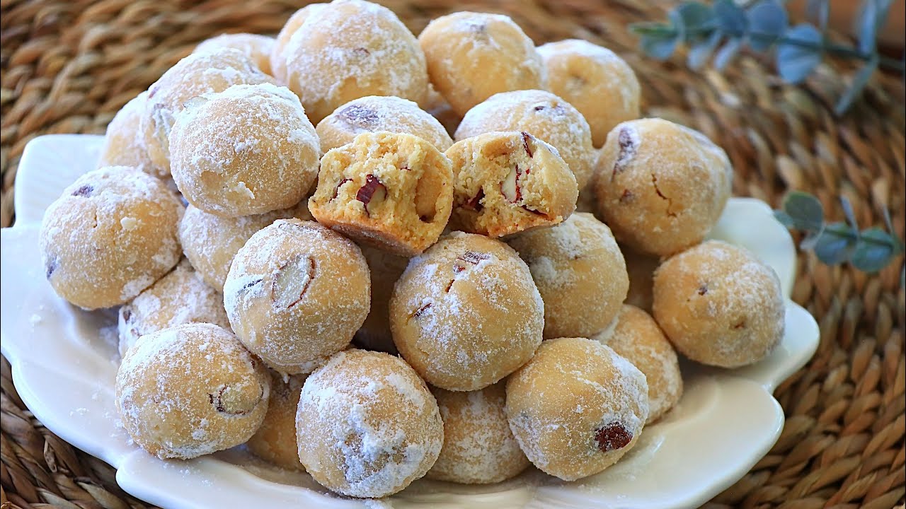 Ağızda Eriyen Meşhur Efi Badem Kurabiyesi