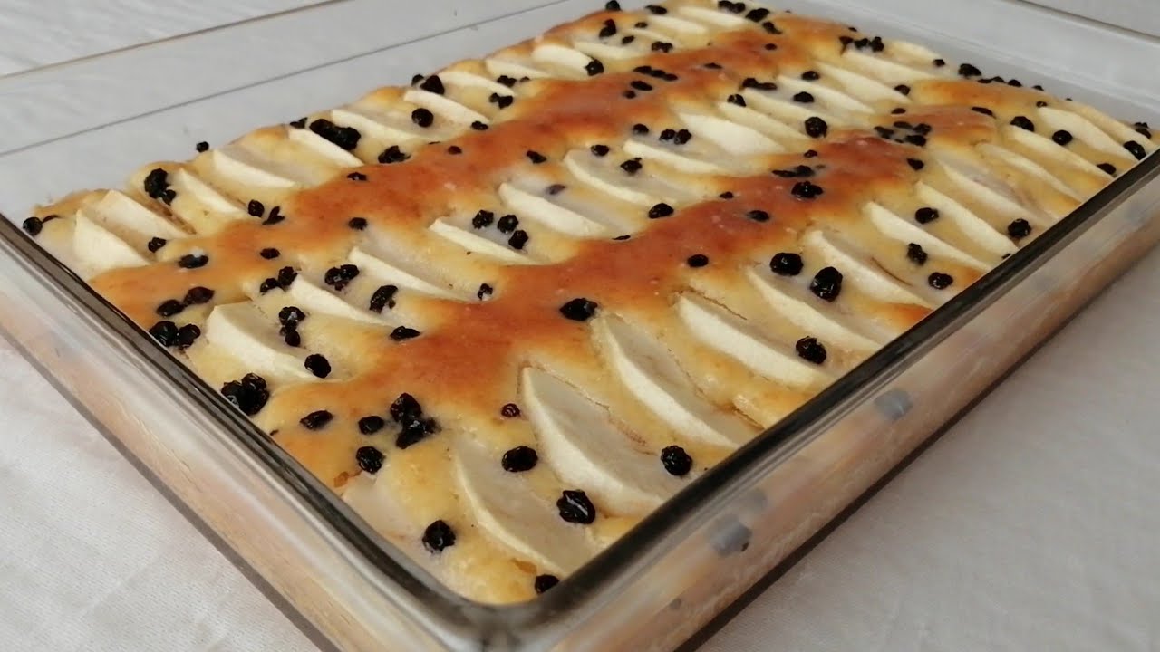 Elmalı Kuş Üzümlü Soslu Kek Tarifi