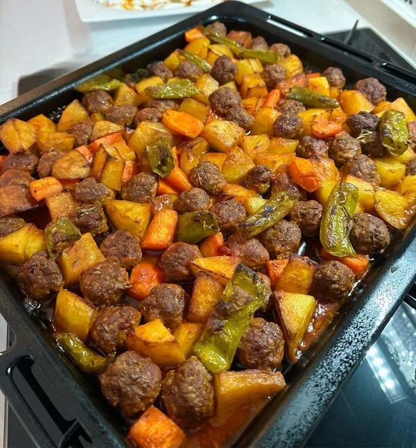 Fırında Sebzeli Köfte Tarifi