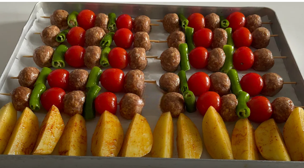 Fırında Şiş Köfte Tarifini Denemeyen Kalmasın