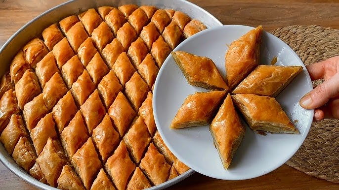 Tüm Püf Noktalarıyla Fıstıklı Kolay Ev Baklavası