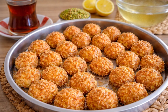 Baklavadan Daha Hafif Kadayıflı Şerbetli Tatlı Tarifi