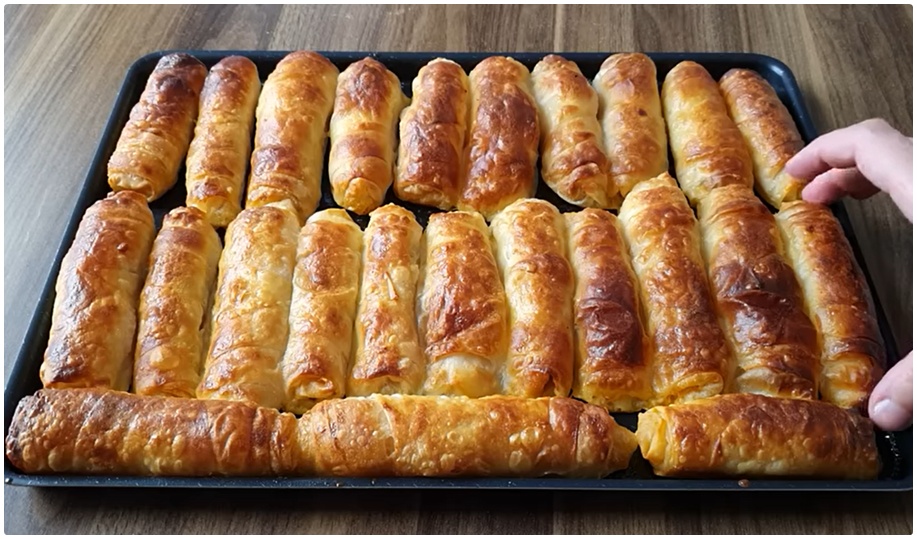 3 Yufka İle 1 Tepsi Patatesli Börek