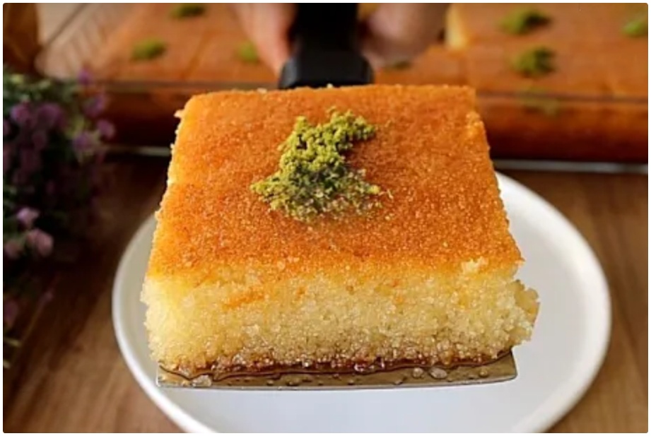 Şerbetini Tam Çeken Revani Tatlısı Tarifi