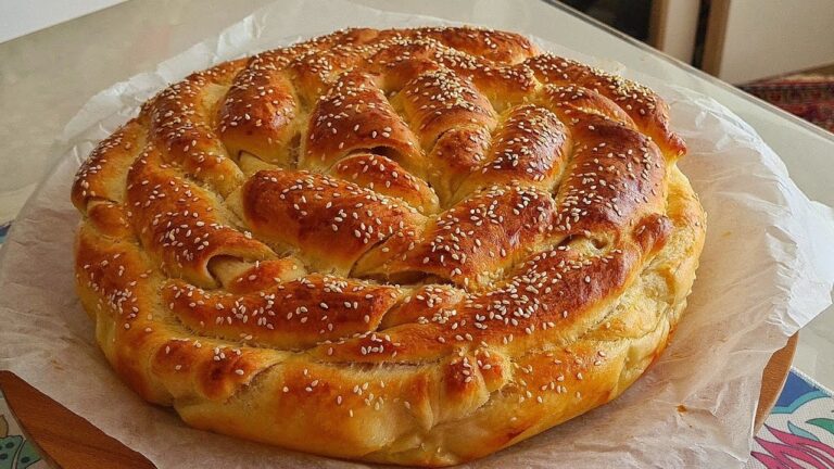 Sahura Kahvaltıya Yumuşacık Tepsi Poğaçası