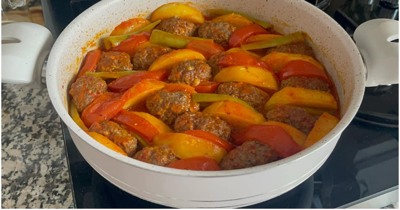 Tek Tencerede Uğraştırmayan İzmir Köfte Tarifi