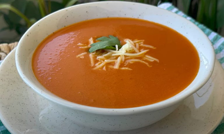 10 Dakikada Lokanta Usulü Domates Çorbası Tarifi