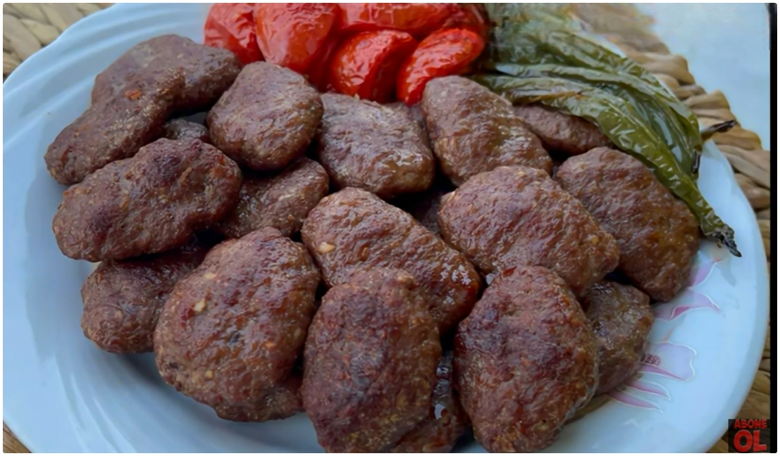 İçi Sulu Sulu Yumuşacık Fırında Sodalı Köfte Tarifi