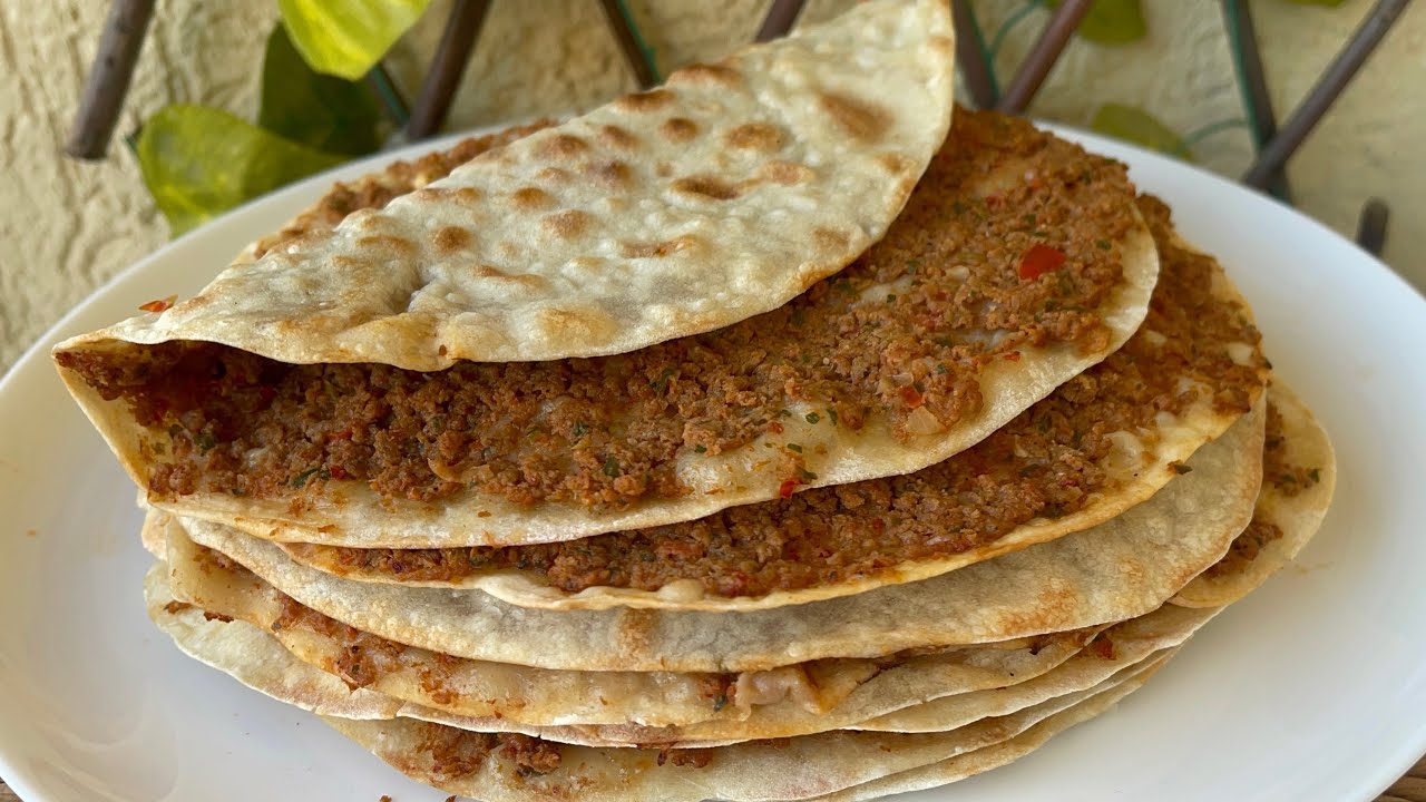 Tencerede Lahmacun Tarifi , Lahmacun Nasıl Yapılır