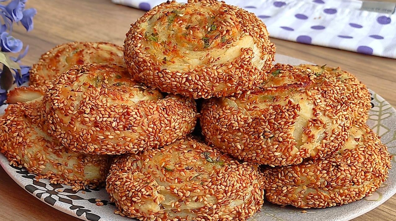 Kahvaltıda Yaptım Anında Bitti En Kolay Poğaça Tarifi