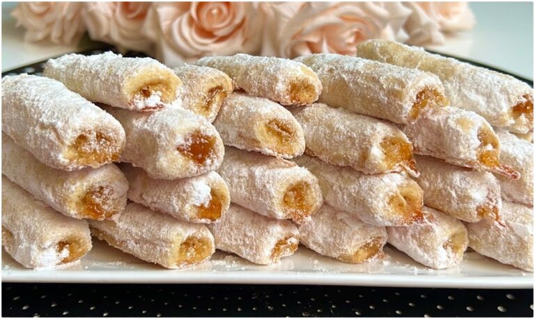 Ağızda Dağılan Reçelli Pastane Kurabiyesi