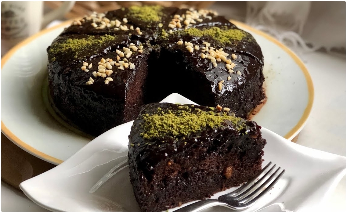 Pasta Tadında Bol Soslu Islak Kek Tarifi