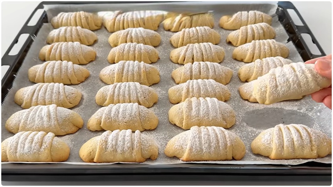 Kıyır Kıyır Ağızda Dağılan Elmalı Kurabiye