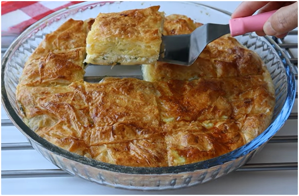 3 Adet Hazır Yufkadan Su Böreği Tadında Kırpık Börek
