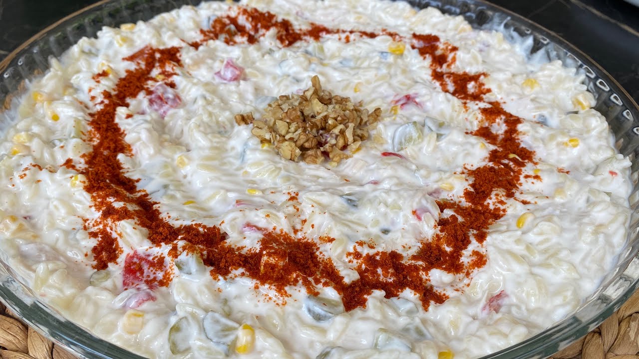 Tavuklu Yoğurtlu Arpa Şehriye Salatası