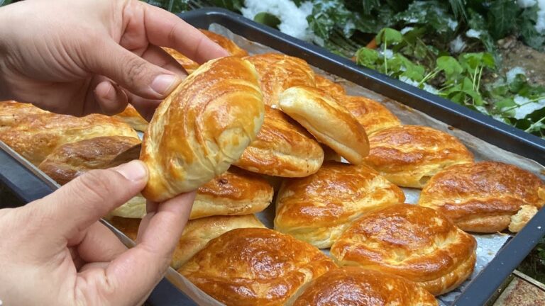 Annemin Buzluğundan Eksik Olmayan Kat Kat Yumuşacık Poğaça