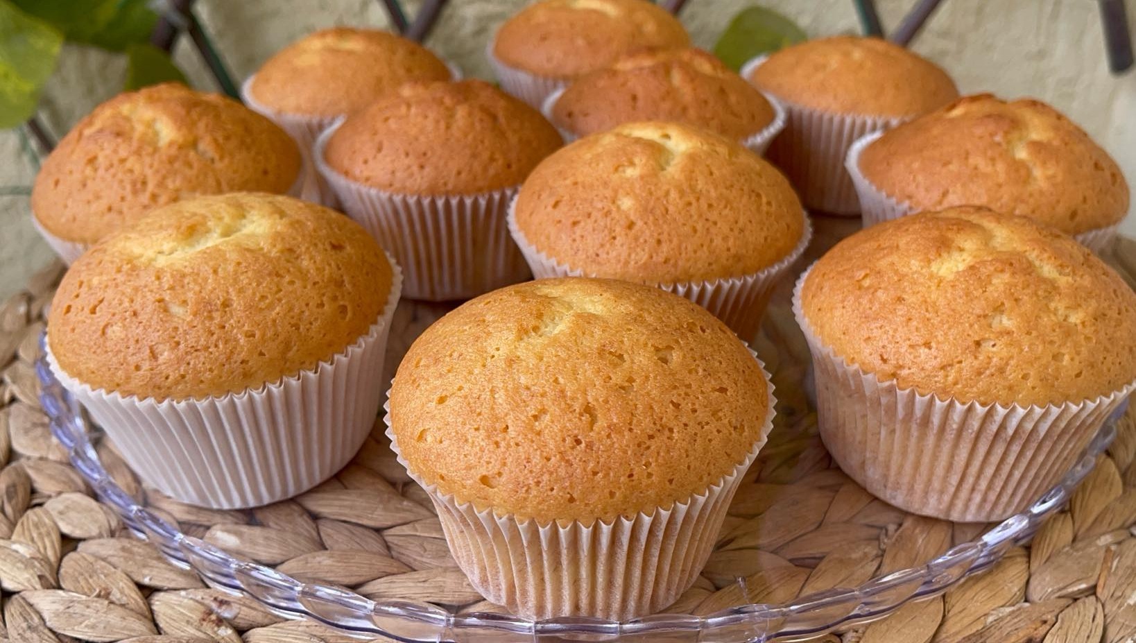 Yumuşacık Sade Cupcake Tarifi