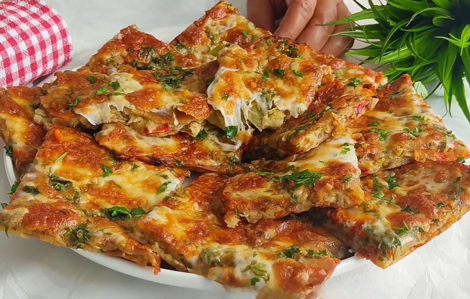 Fırında Sebzeli Kaşarlı Dilim Börek Tarifi