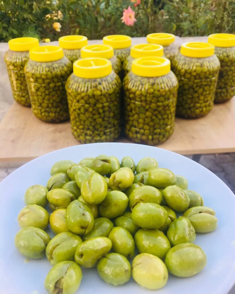Ev Yapımı Taş Kırma Yeşil Zeytin Tarifi