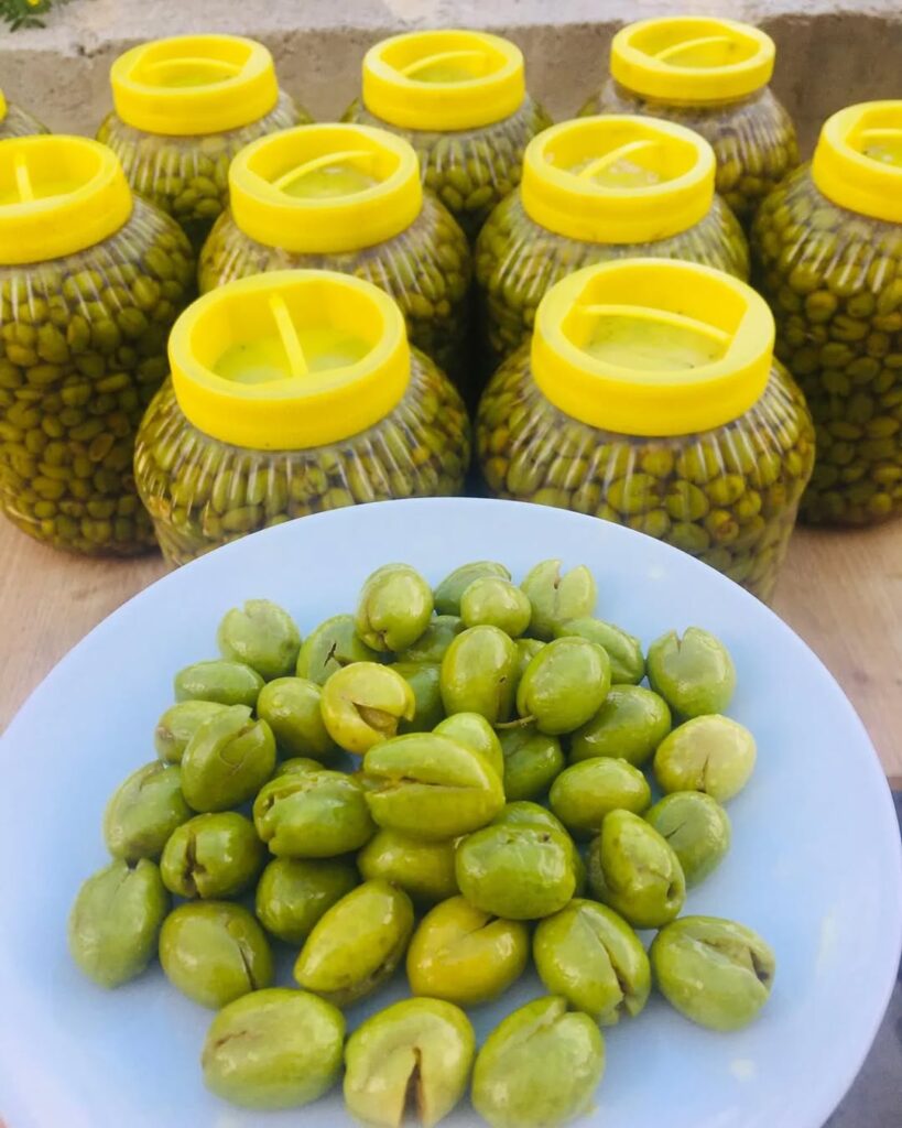 Ev Yapımı Taş Kırma Yeşil Zeytin Tarifi