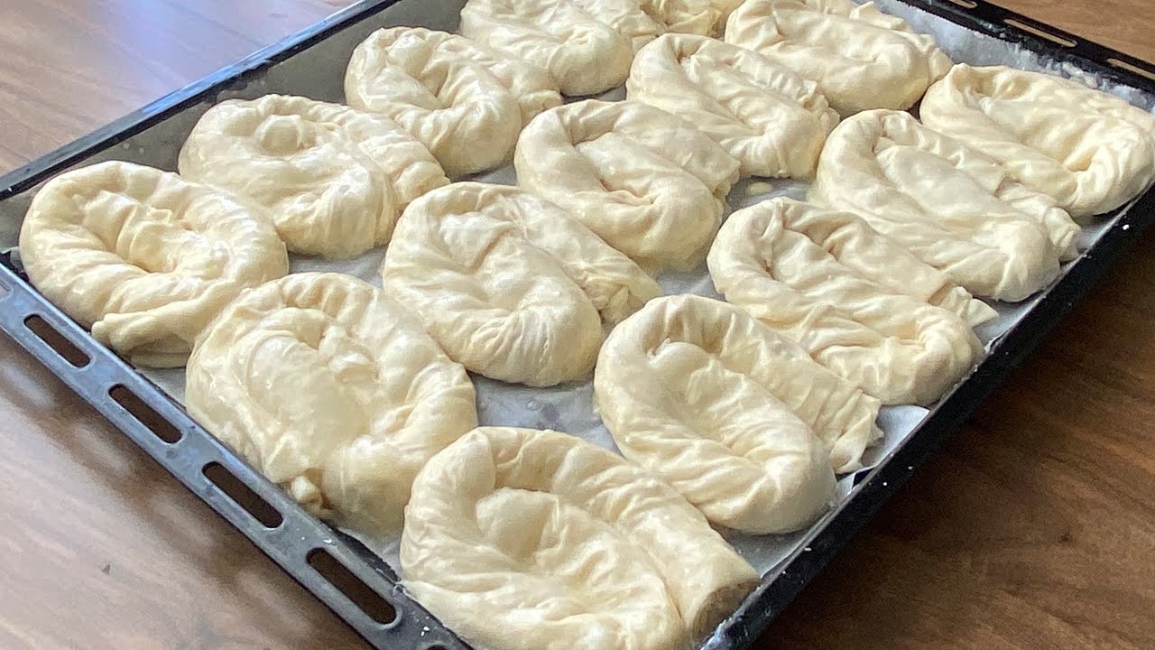 Siparişlere Yetişemediğim Bol Soslu El Açması Börek Tarifi