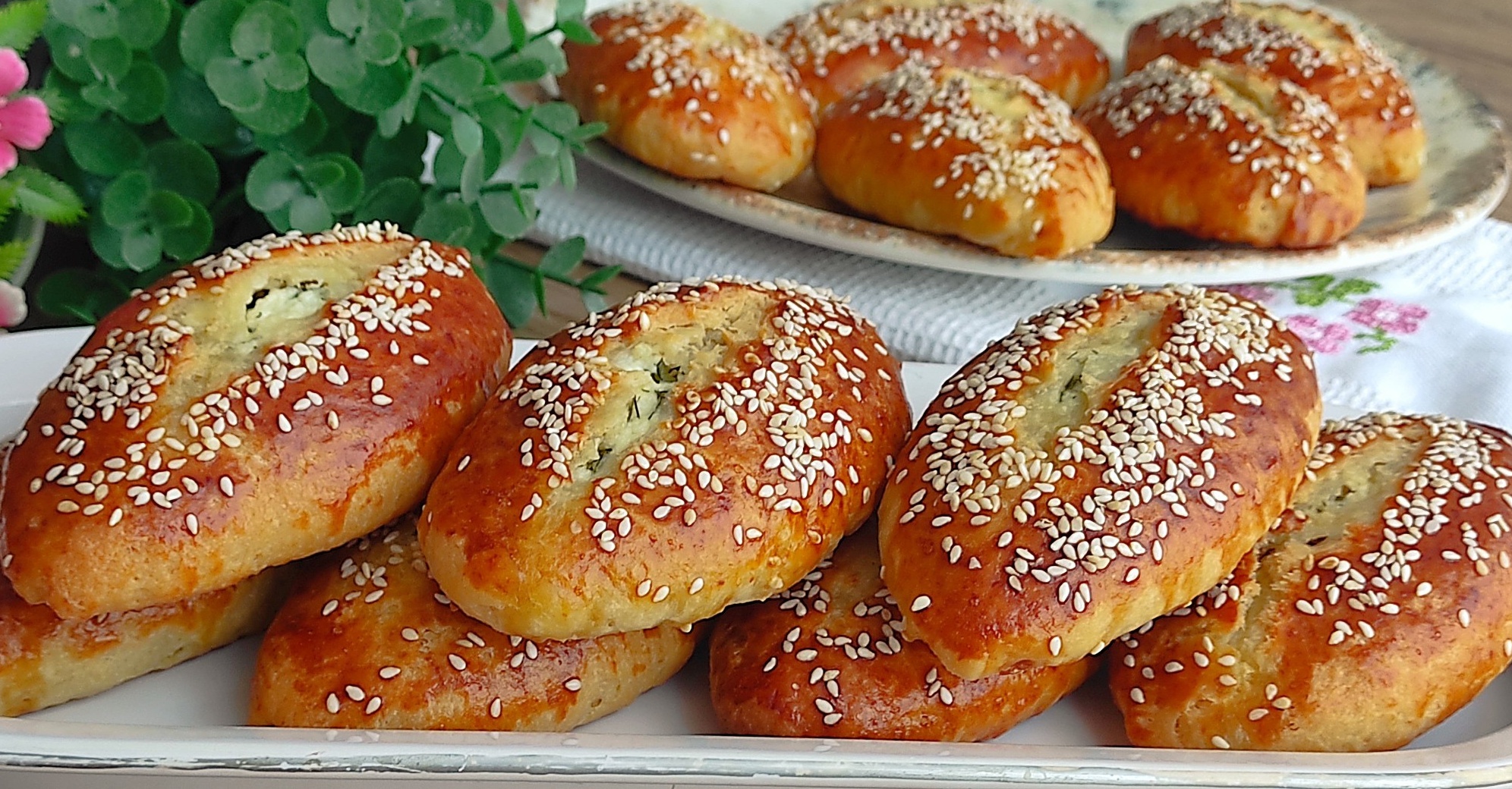 Ağızda Dağılan Mayasız Kolay Poğaça Tarifi