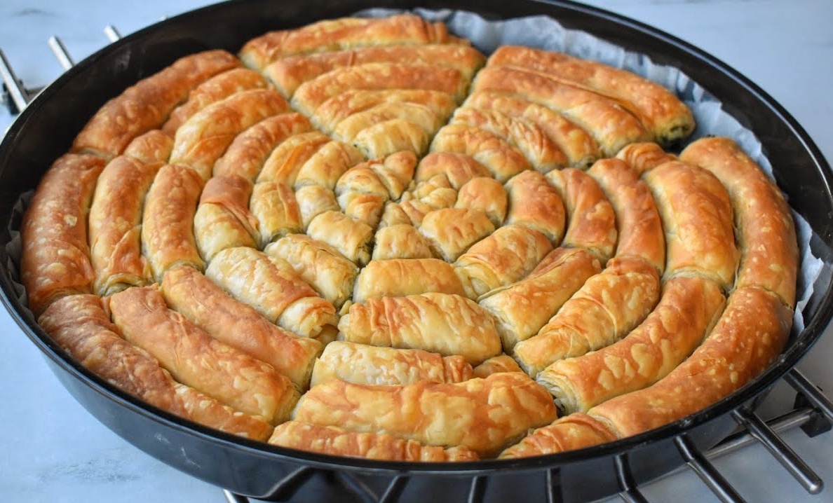 El Açması Çıtır Börek Tarifi