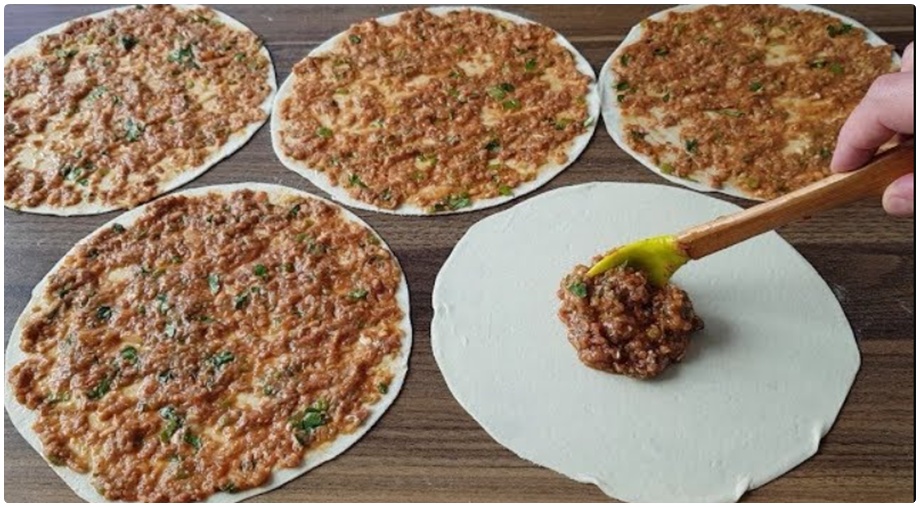 Ev Yapımı Lahmacun Tarifi