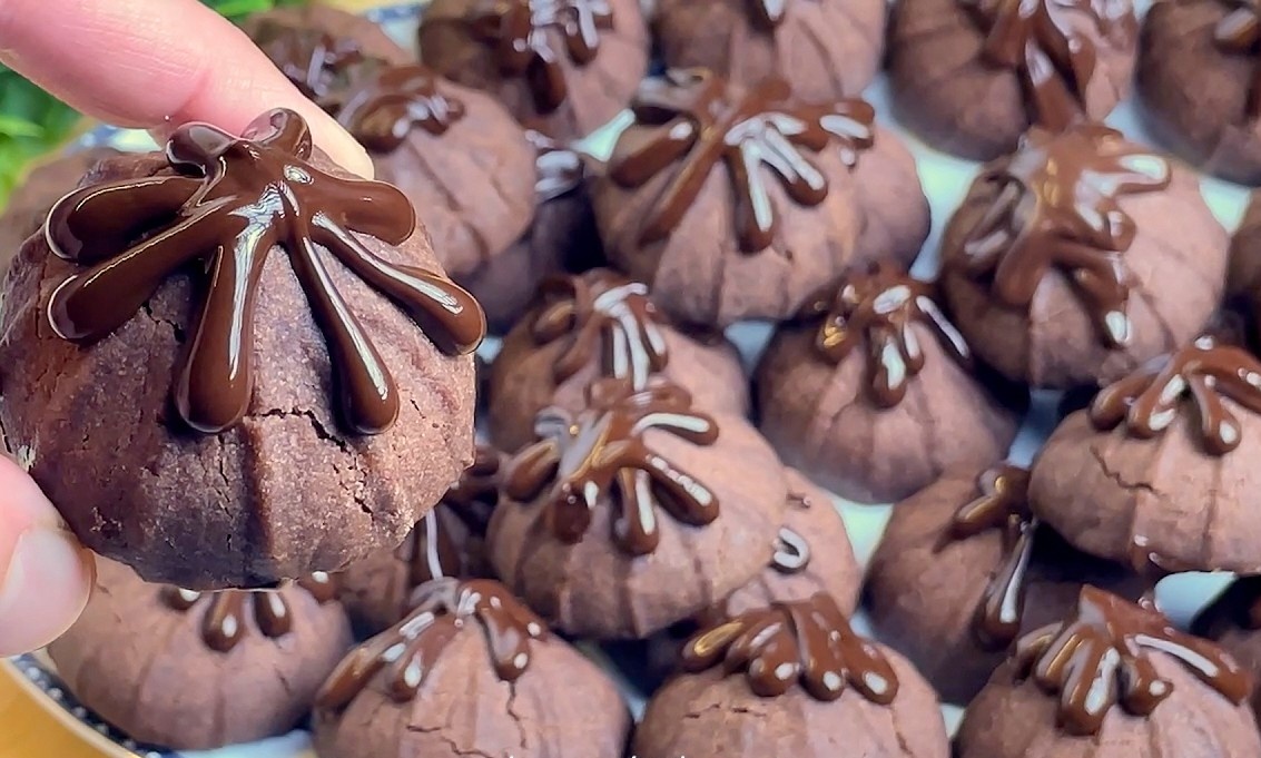 İçi Dolgulu Çıtır Kadayıflı Kurabiye Tarifi