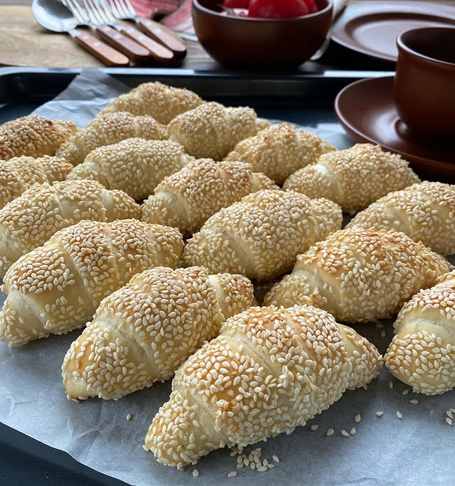 Susamlı Mini Kruvasan Poğaça Tarifi