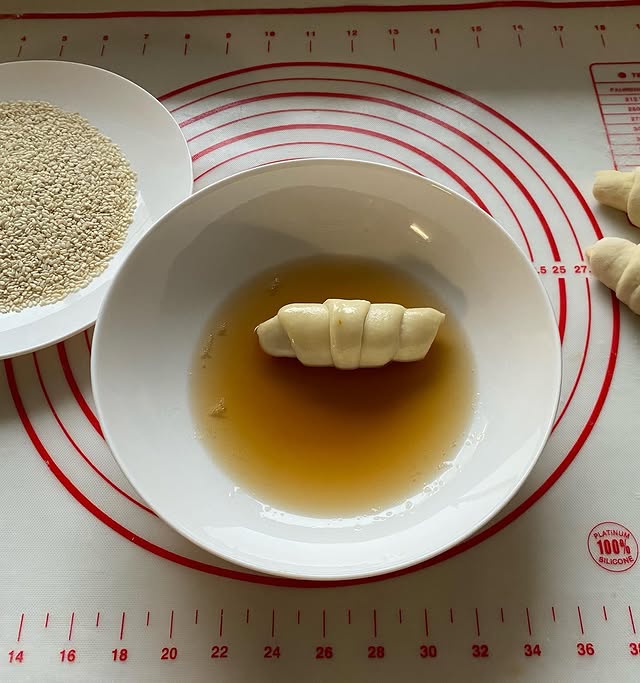 Susamlı Mini Kruvasan Poğaça Tarifi