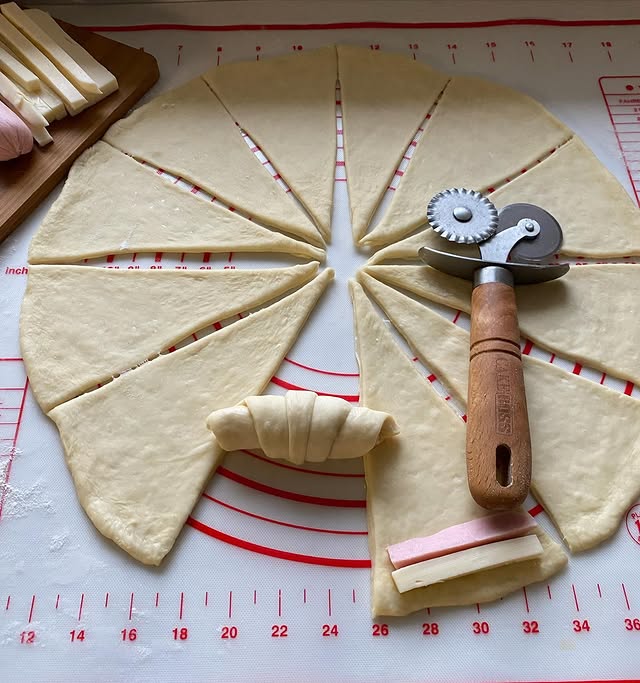 Susamlı Mini Kruvasan Poğaça Tarifi