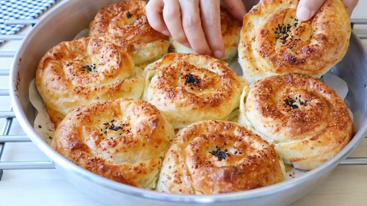 Hazır Yufkadan Özel Soslu Börek Tarifi